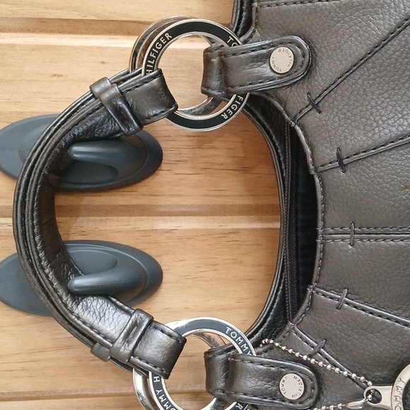 Tommy Hilfiger Baguette Purse - Picture 2 of 11